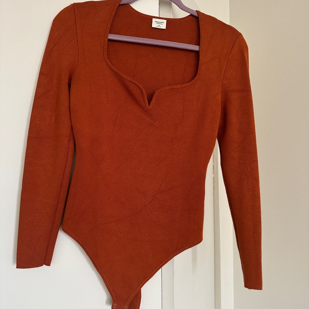 Abercrombie & Fitch Burnt Orange Long-Sleeve Scoop V-Notch Bodysuit
